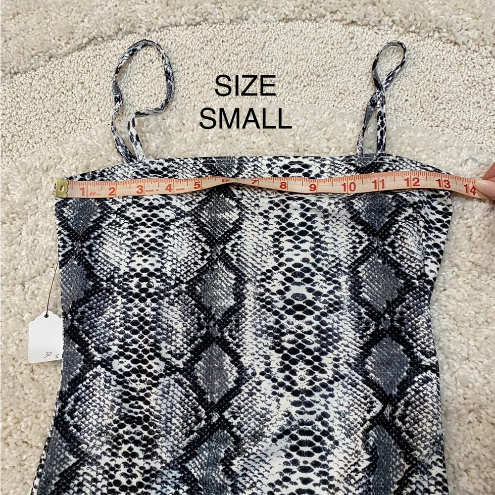 🖤 NWT Snakeskin bodysuit black white & gray - Picture 8 of 10